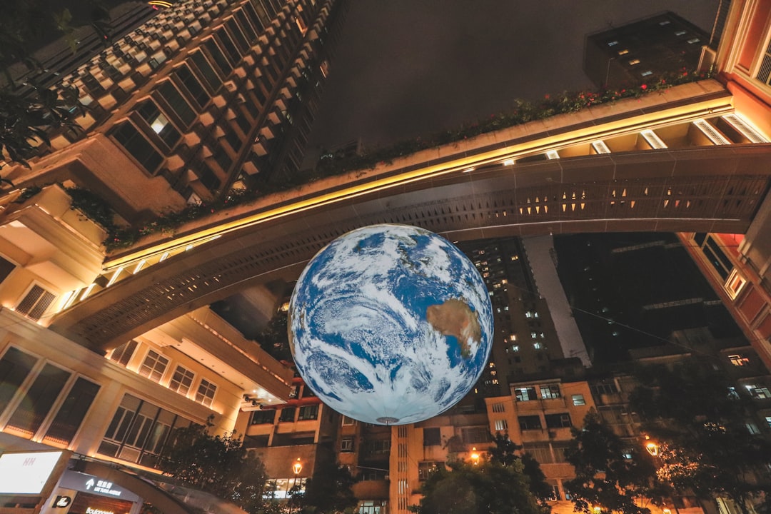 東アフリカ最大メディアが億万長者に買収された。報道の自由が心配なのだが、これは他人事じゃない気がする