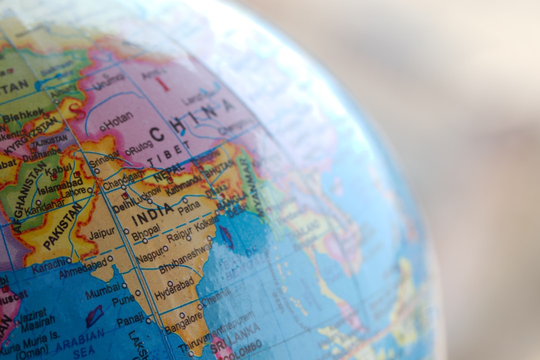 米最高裁がトランプの関税を違憲とした。日本にとっての意味を読み解く